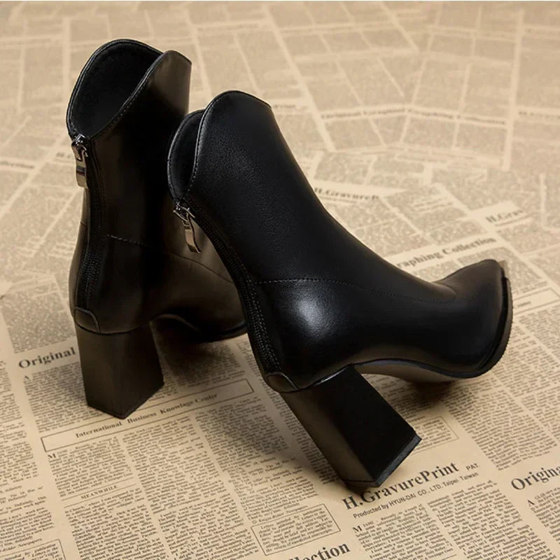 CHROME TIP™ - SLEEK CHELSEA BOOTS