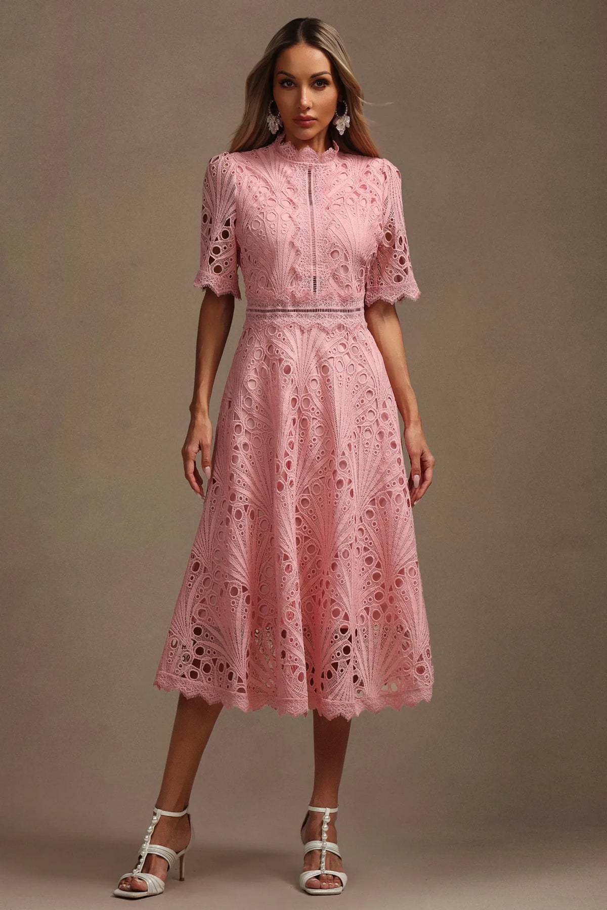 TINA | ROBE ÉLÉGANTE BRODÉE DE FLEURS