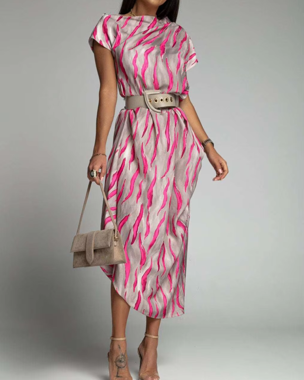 CHARMIE | ROBE ASYMÉTRIQUE EN SATIN